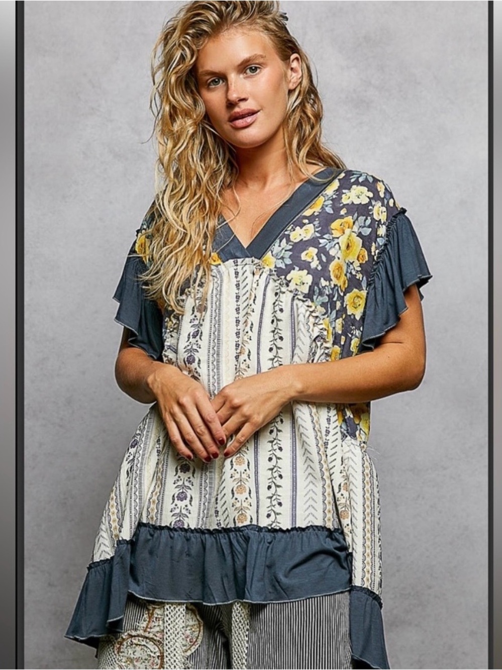 POL NWOT Navy Floral Patchwork V-Neck Blouse with Yellow Blooms size small
